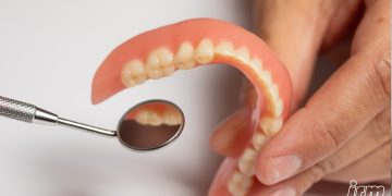 Una protesi dentale.