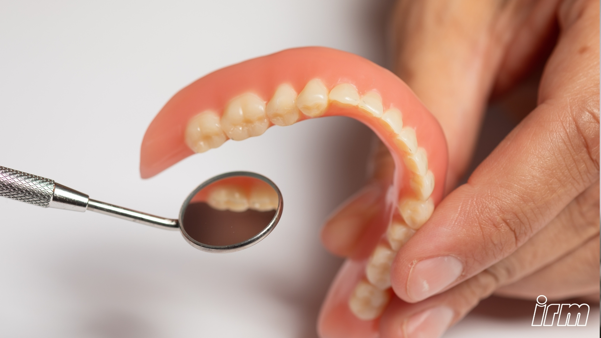 Una protesi dentale.